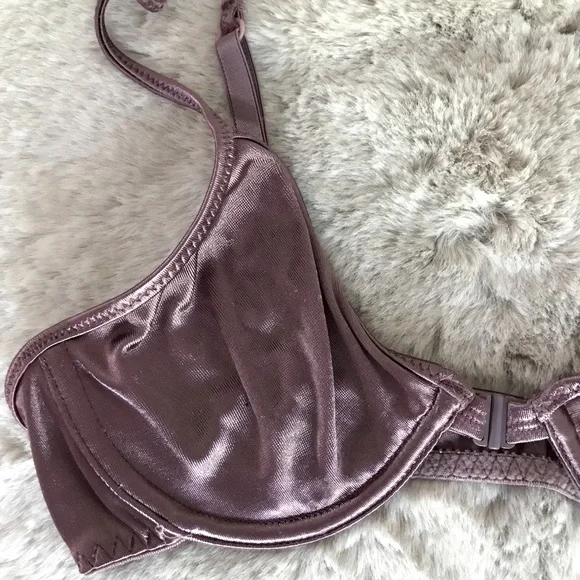 VNT Second‎ Skin Victoria’s Secret Bra